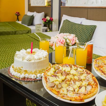 Eurotel Vivaldi Araneta كويزون سيتي المظهر الخارجي الصورة