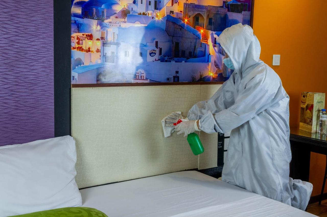Eurotel Vivaldi Araneta كويزون سيتي المظهر الخارجي الصورة